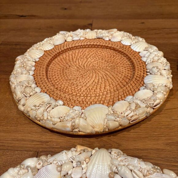 Pottery Barn Set of 4 Sea Shell Rimmed Rattan Charger Plates Beach Coastal 15” - Picture 2 of 8